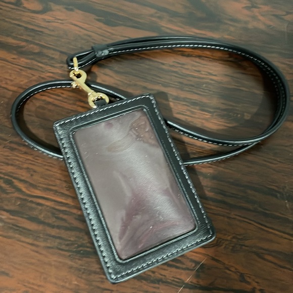 NEW! Coach ID Holder - Picture 2 of 3